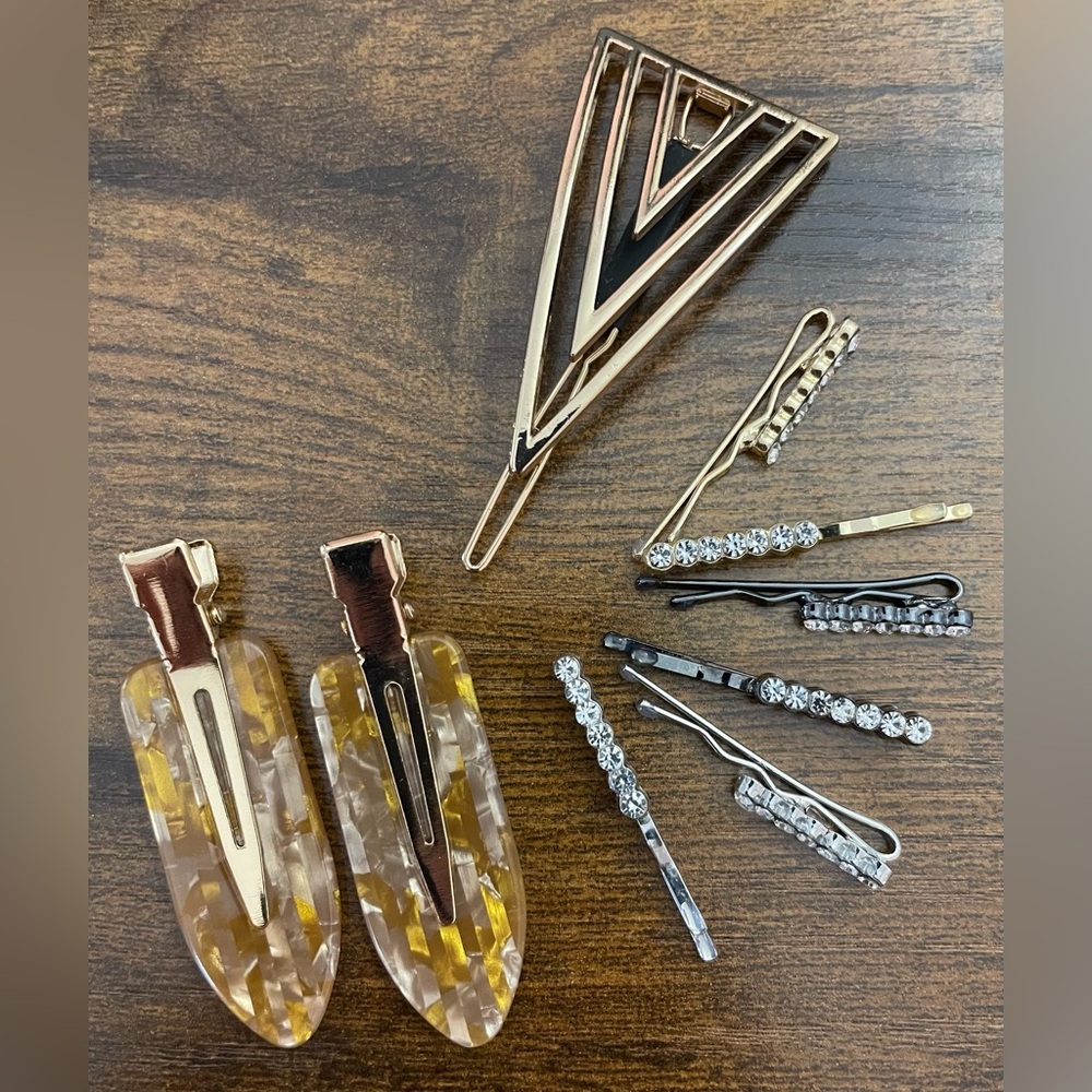 Set of 9 Assorted Hair Pins/Clips